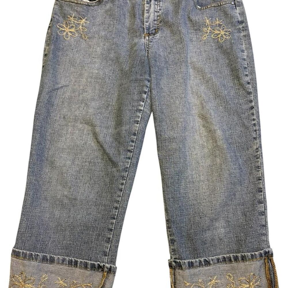 cato embroidered cuff capri jeans